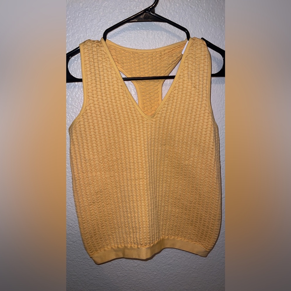 Stretchy sleeveless tshirt